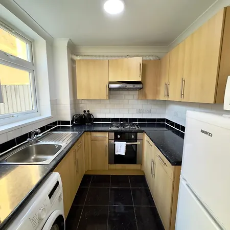 London 3 Bedrooms 3 Bathrooms Spacious House, Reception, Kitchen, Garden, Parking Exterior photo